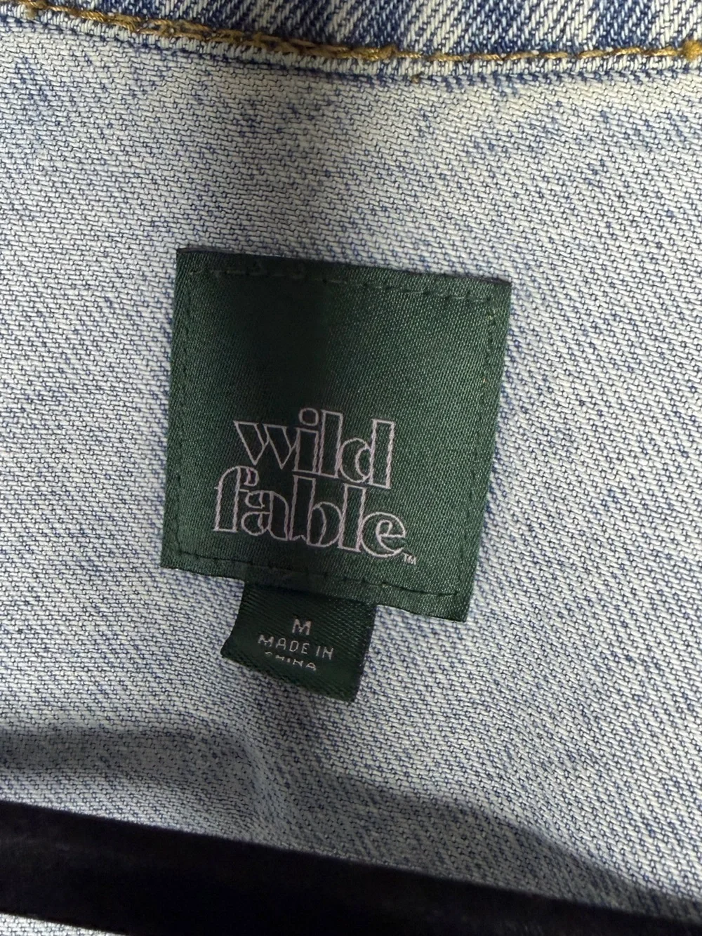 WILD FABLE / light wash cropped oversized denim jean jacket / M